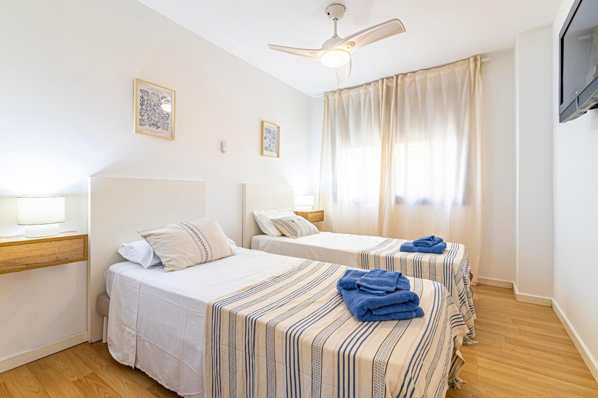 Solis Mare Apartments - Pedregalejo Beach Malaga Bagian luar foto