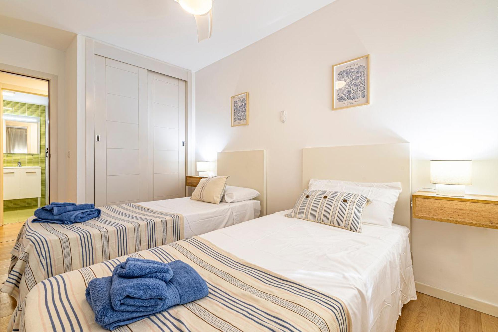 Solis Mare Apartments - Pedregalejo Beach Malaga Bagian luar foto
