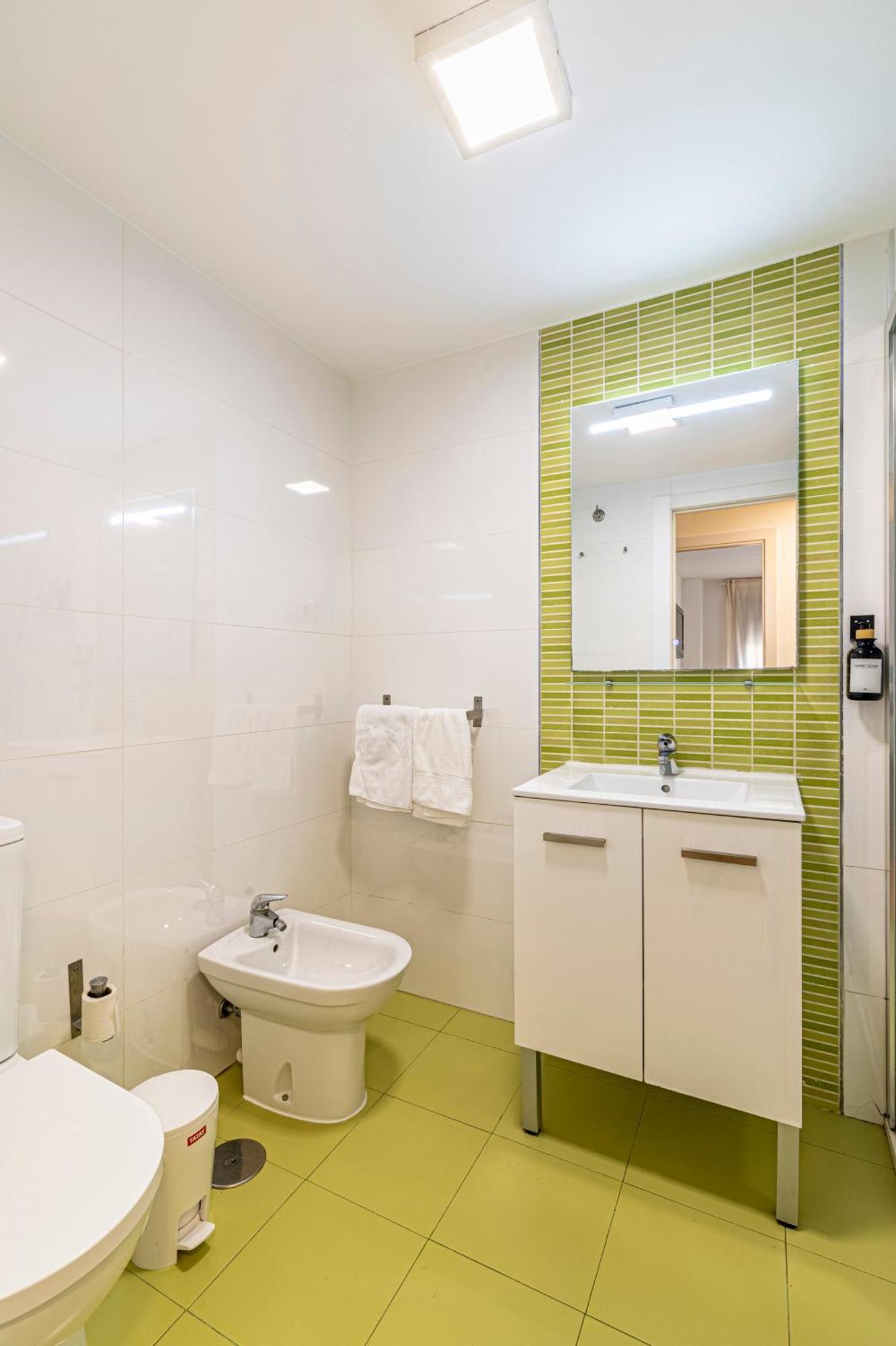 Solis Mare Apartments - Pedregalejo Beach Malaga Bagian luar foto